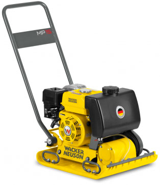 Виброплита Wacker Neuson MP-15 в прокат в Ставрополе. У нас лучшая цена за сутки! Возможность взять в аренду с выгодной скидкой до 40% при экспресс доставке 24/7. И помните, ночью стоимость еще дешевле на 30%! #арендапрокат #виброплита #выгодно